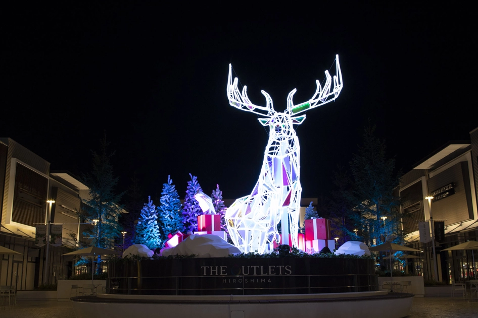 トナカイの光るクリスマスモニュメントです。